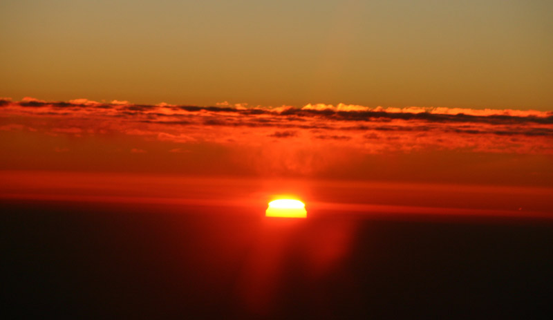 Tramonto in Volo sul Mar Mediterraneo